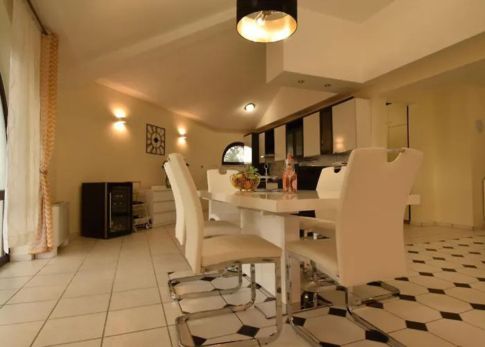 Villa Jasmin By Guide *